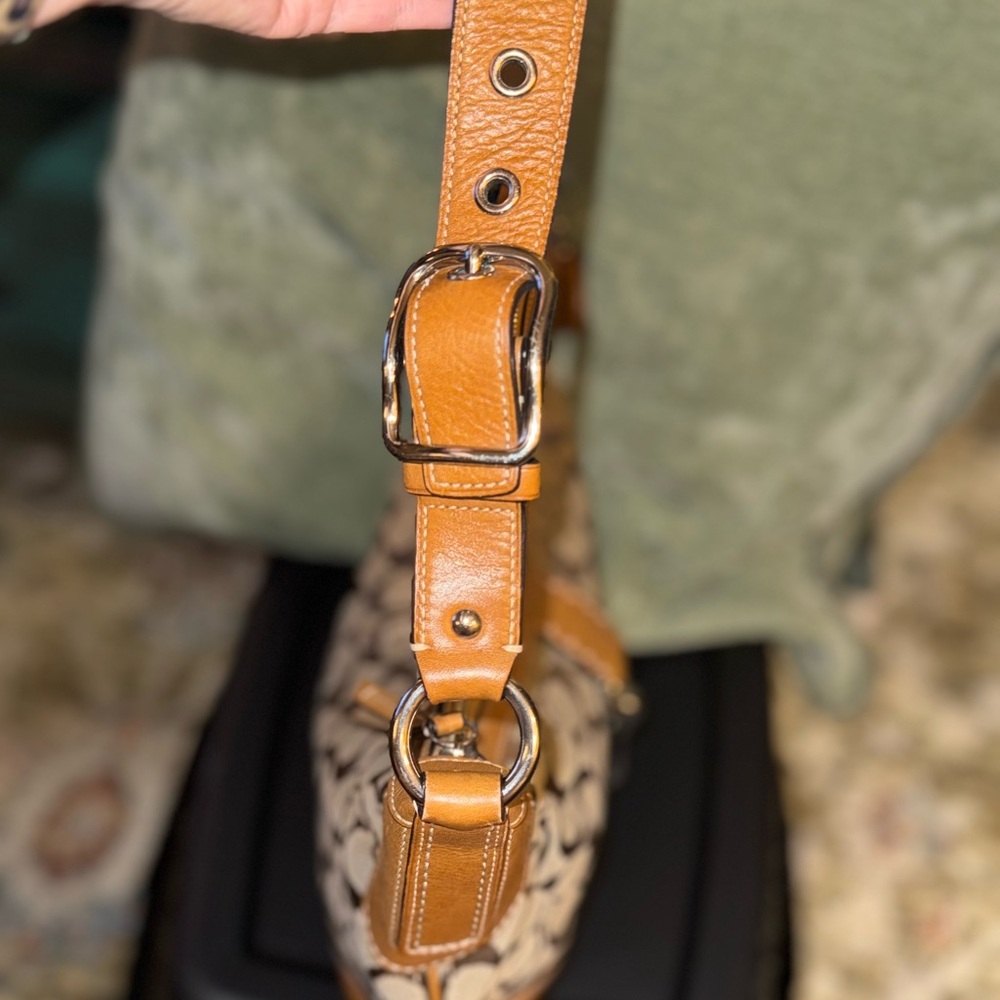 SOLD 1124/2025 Coach K0767-11576 Large Leather Hampton - Picture 6 of 15